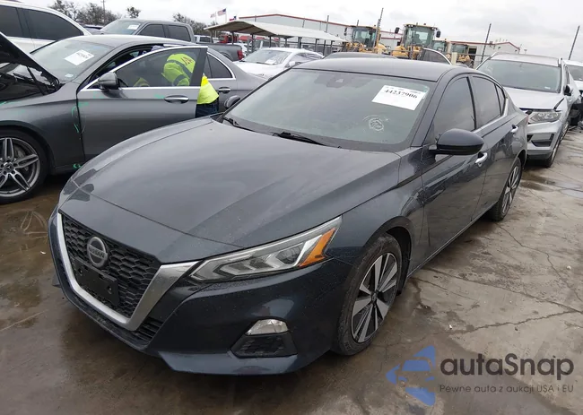 1N4BL4DV4NN354732: 44237906