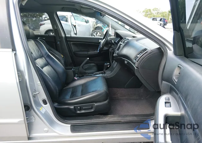 1HGCM66847A000557: 44237127