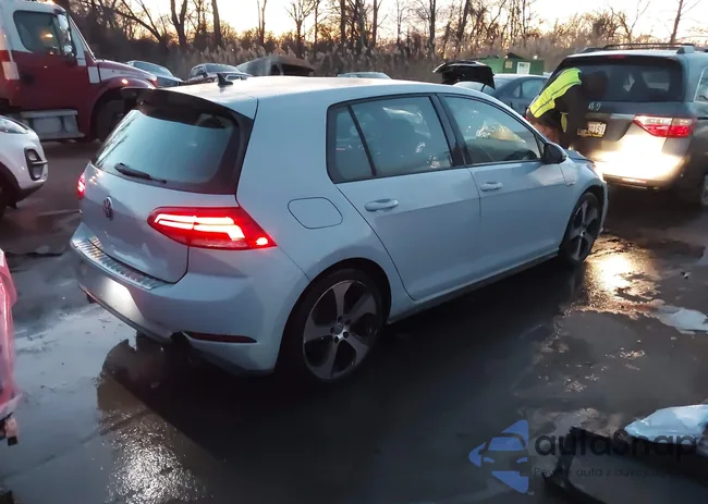 3VW5T7AU5KM021723: 44237153