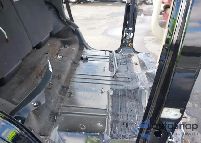 1GKS2EEF8ER102957: 44237172