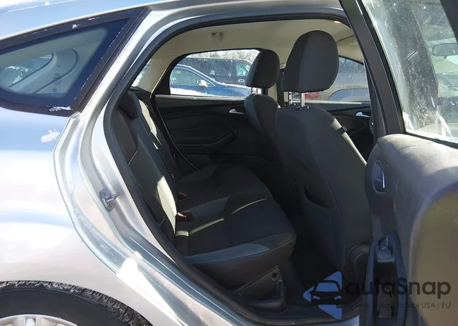 1FADP3K2XEL114161: 44237302