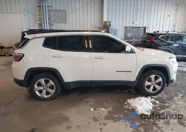 3C4NJDBB8JT175013: 44238785