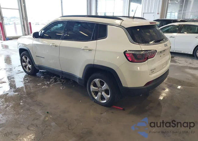 3C4NJDBB8JT175013: 44238785