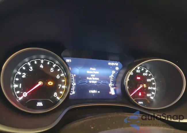 3C4NJDBB8JT175013: 44238785