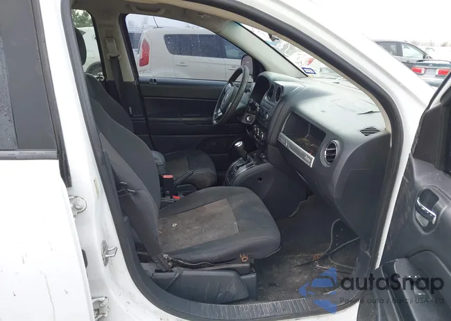 1C4NJCBA5FD219404: 44238892