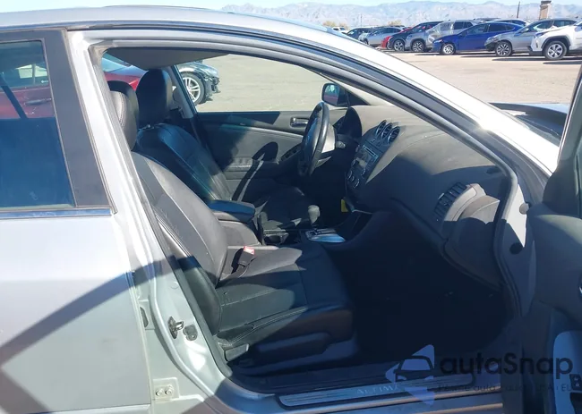 1N4AL2AP8AN426919: 44238087