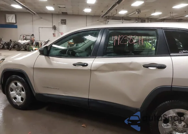 1C4PJLAB1FW547538: 44238211