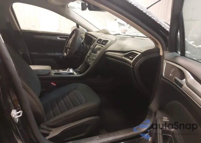 3FA6P0LU8LR123611: 44239313