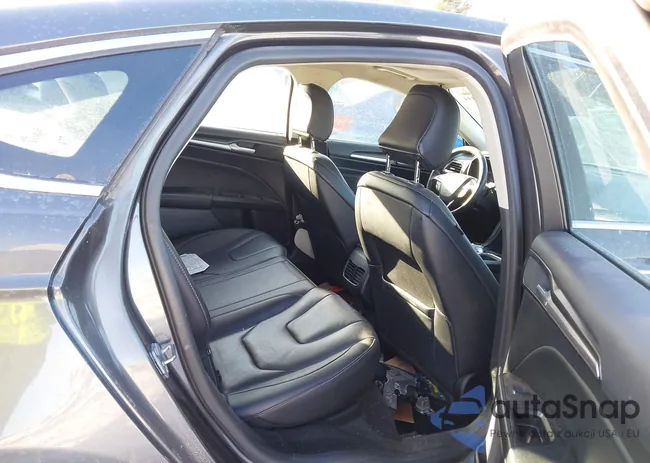 3FA6P0RUXLR100287: 44239334