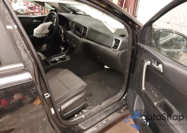 KNDPMCAC5K7550219: 44239447