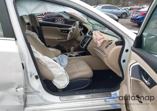 1N4AL3AP0JC225923: 44239536