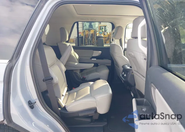 1FMJU1H8XSEA43965: 44239728