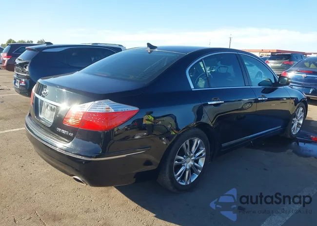 KMHGC4DF9BU119569: 44239760