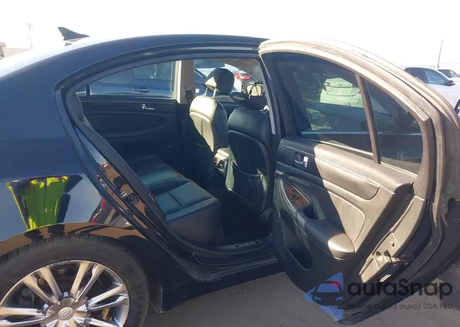 KMHGC4DF9BU119569: 44239760