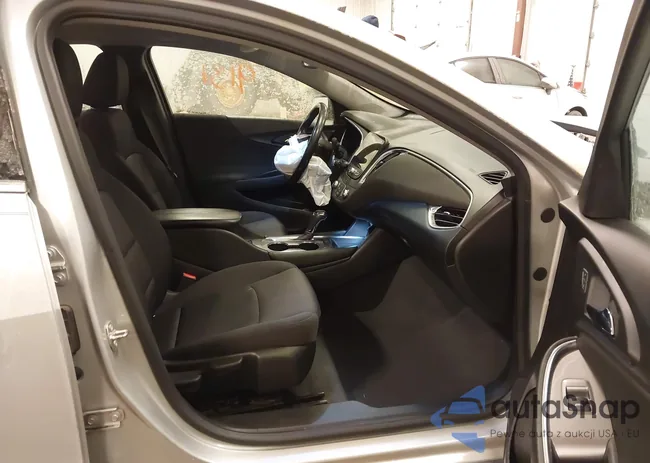 1G1ZD5ST8JF269239: 44239131