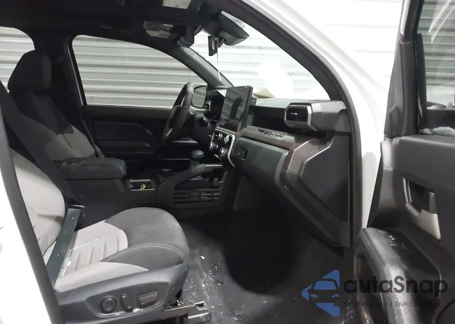 3TYLC5LN1ST028824: 44239151