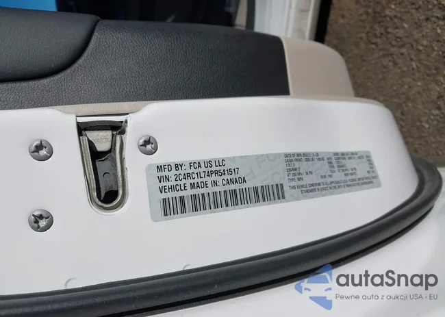 2C4RC1L74PR541517: 44240495