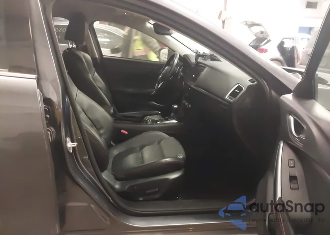 JM1GJ1W65E1159935: 44240715