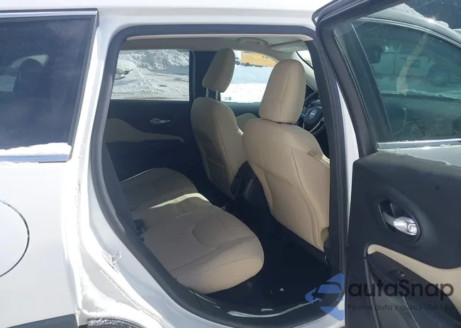 1C4PJMCS8GW220381: 44240763