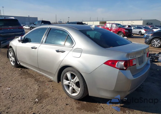 JH4CU2F68AC028796: 44240076