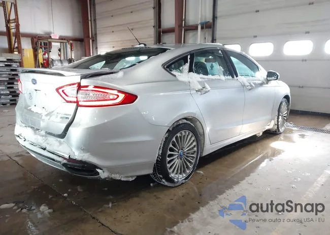 3FA6P0D98DR207553: 44241344