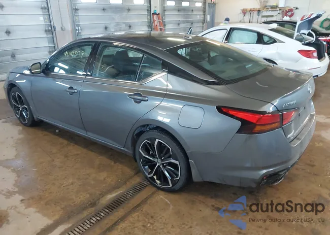 1N4BL4CW0RN397609: 44241359