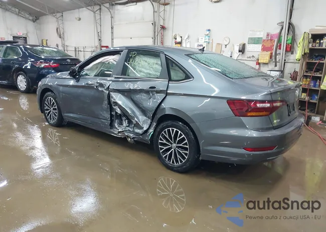 3VWC57BUXKM006845: 44241421