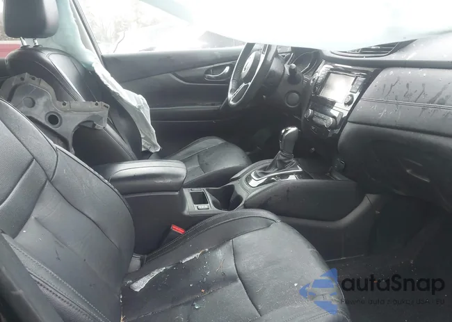 5N1AT2MVXHC857428: 44241611