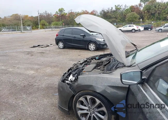 1HGCR2F57DA208797: 44240854