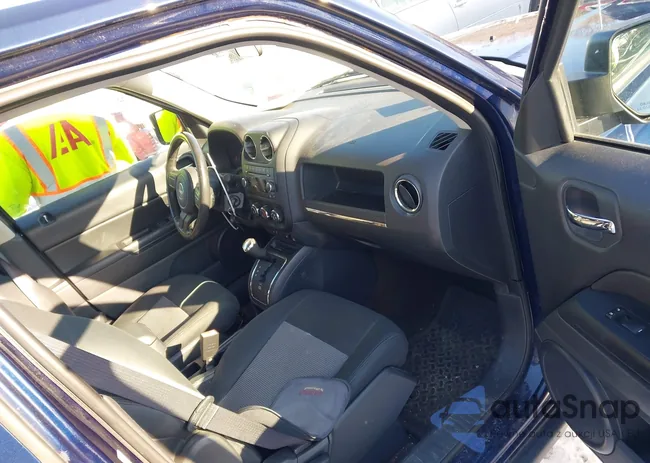 1C4NJRFBXDD174513: 44240895