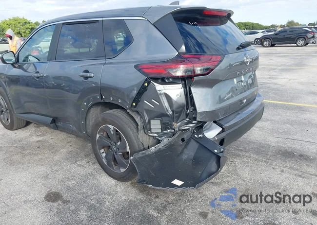 5N1BT3BA8TC682261: 44240978