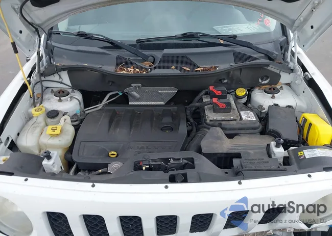 1C4NJRFB0CD541708: 44242271