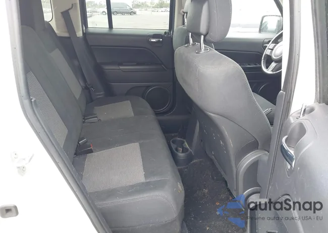 1C4NJRFB0CD541708: 44242271