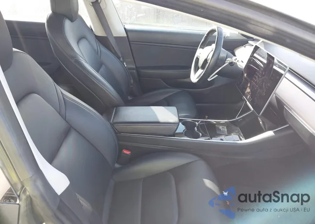 5YJ3E1EAXJF126472: 44242310