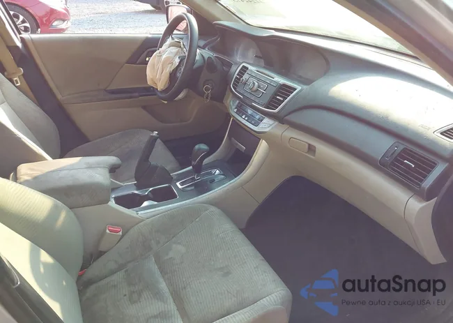 1HGCR2F32FA268424: 44242473