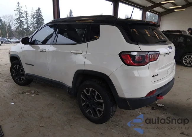 3C4NJDDB0KT713072: 44242529