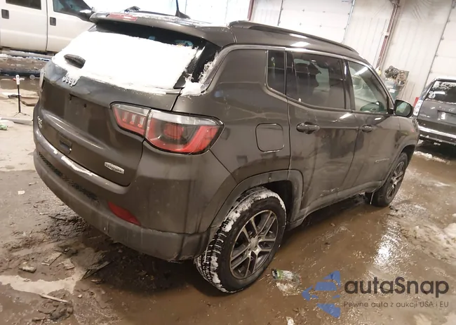 3C4NJDBBXJT154597: 44242560