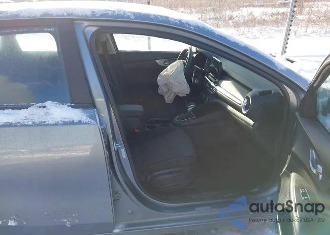 3KPF24AD9NE469227: 44242576