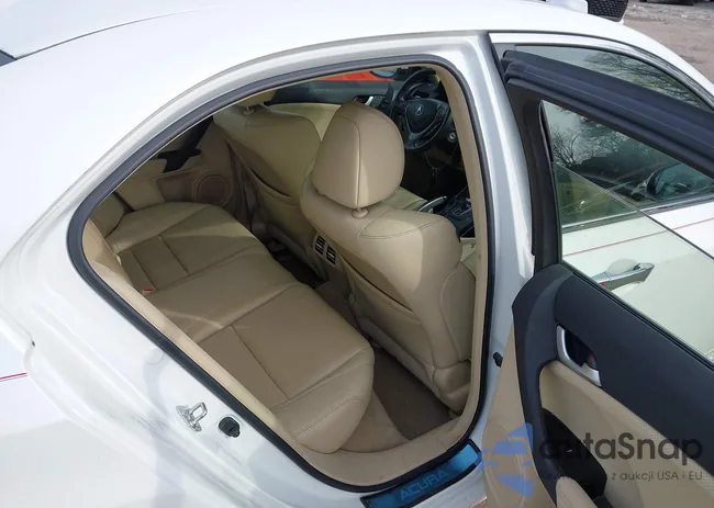 JH4CU2F6XEC001475: 44242805