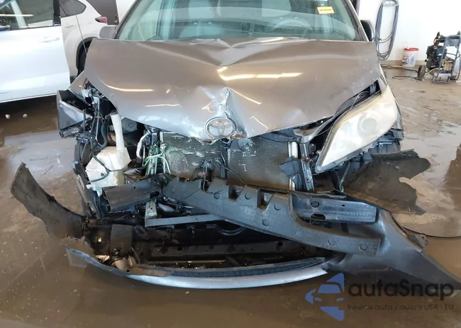 5TDKK3DC8BS048161: 44242014