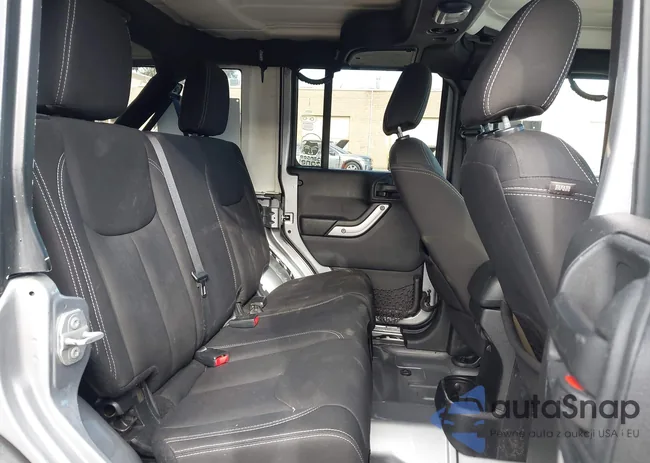 1C4HJWFG5GL132235: 44242189