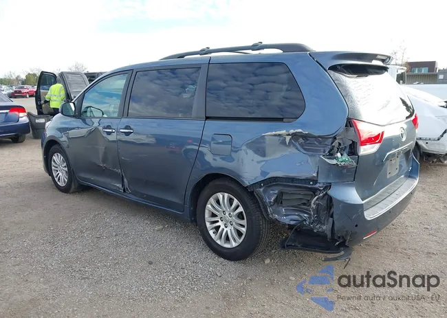 5TDYK3DC0ES409199: 44243272