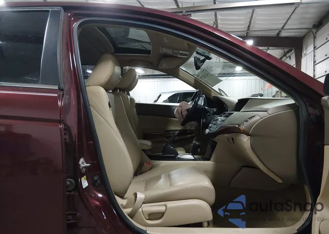 1HGCP2F88AA110583: 44243277