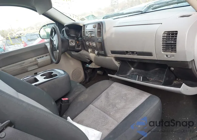 1GCEC19X28Z168880: 44243357