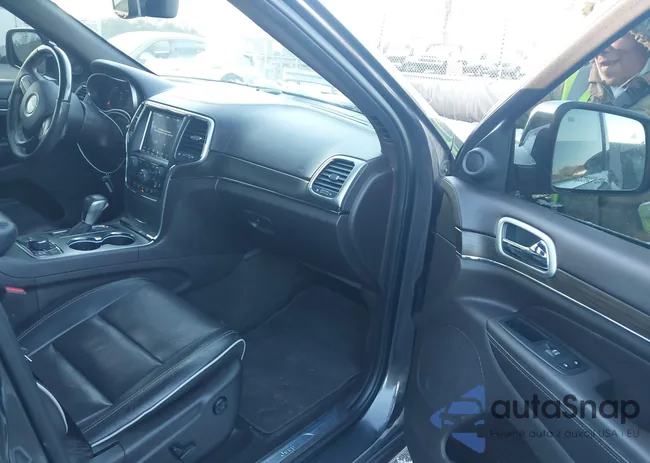 1C4RJFCG0JC356576: 44243389