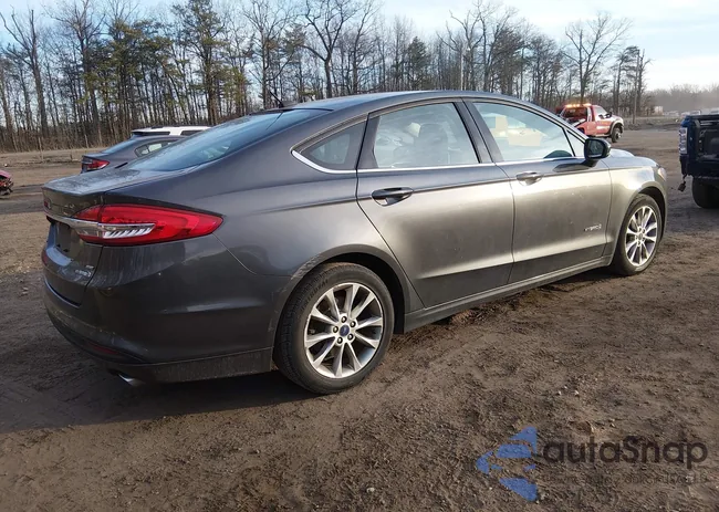 3FA6P0LU4HR357204: 44243524