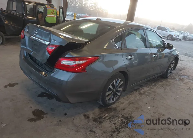 1N4AL3AP5HC191794: 44243535