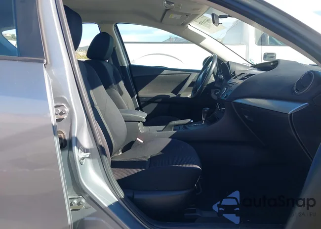 JM1BL1L83C1684743: 44243580