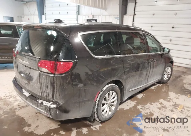 2C4RC1BG1KR570662: 44243642