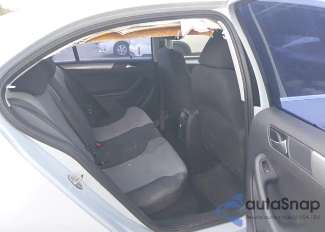 3VW2B7AJ3HM285723: 44242943